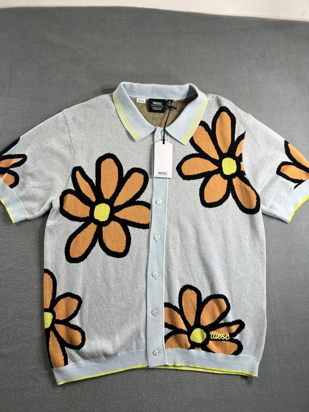 WeSC NWT Unisex Short Sleeve Button-Up Shirt, 70s Floral Print, L Men's/XL Women